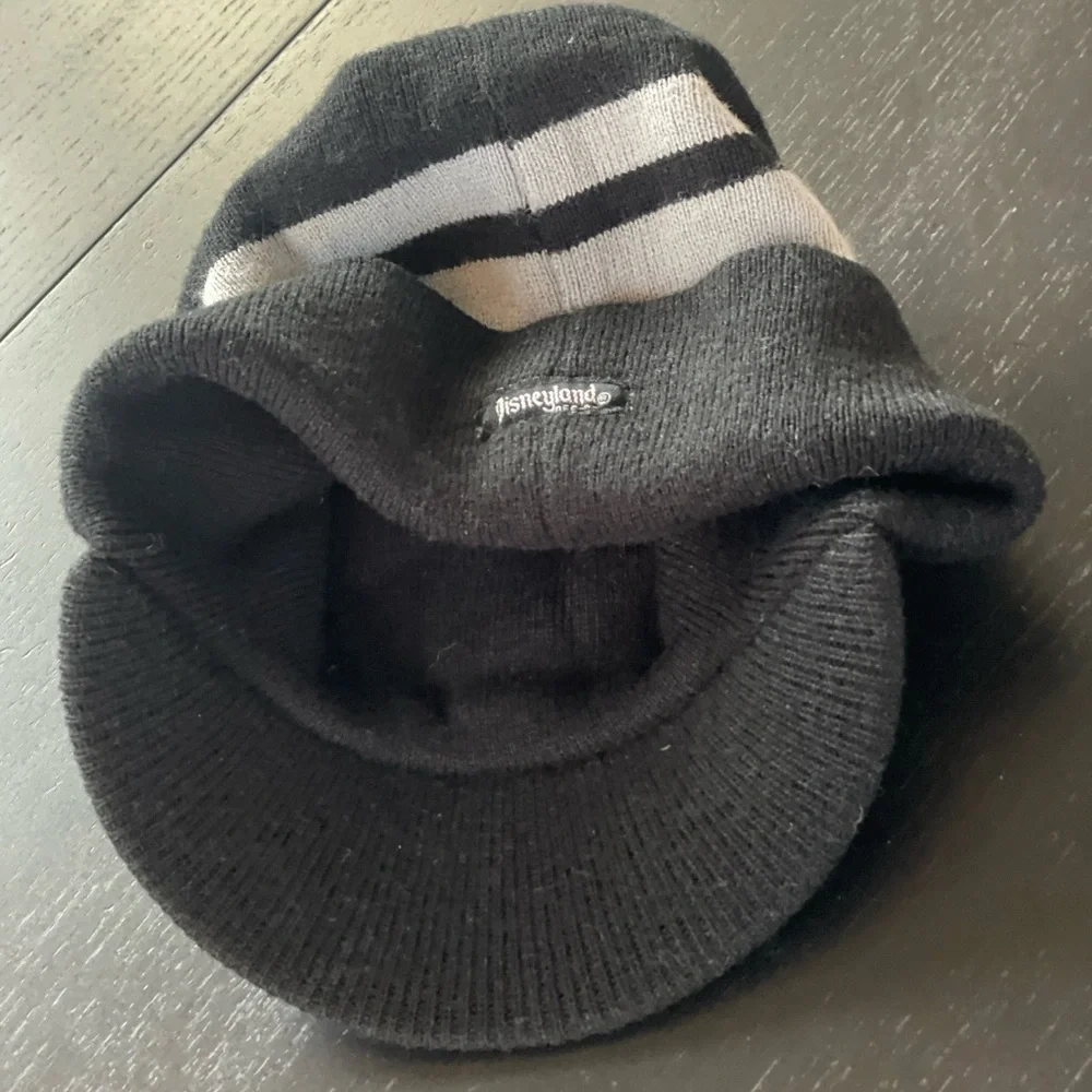 Disney Fleece Beanie Hat β Unisex Vintage βDβ Beanie - Picture 5 of 13
